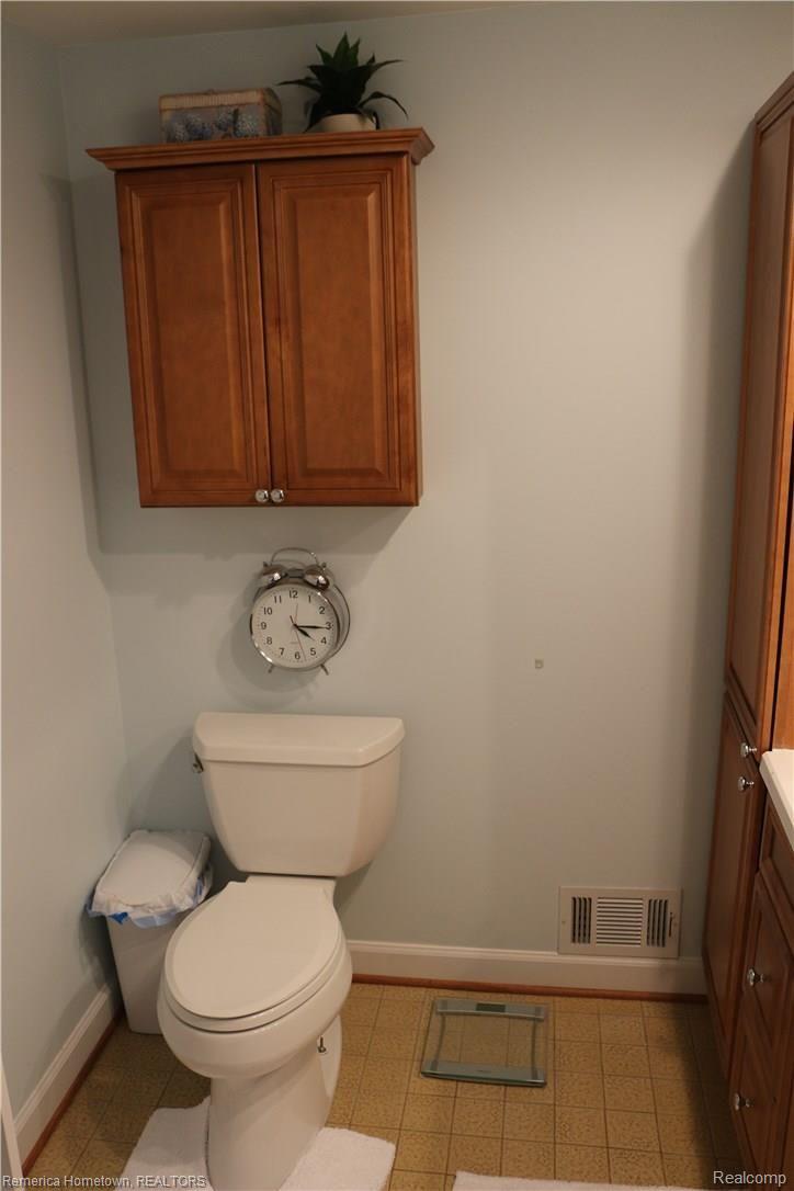 11811 North Canton Center Road Plymouth, MI 48170 - Photo 10 of 29 IMG_3065.JPG
