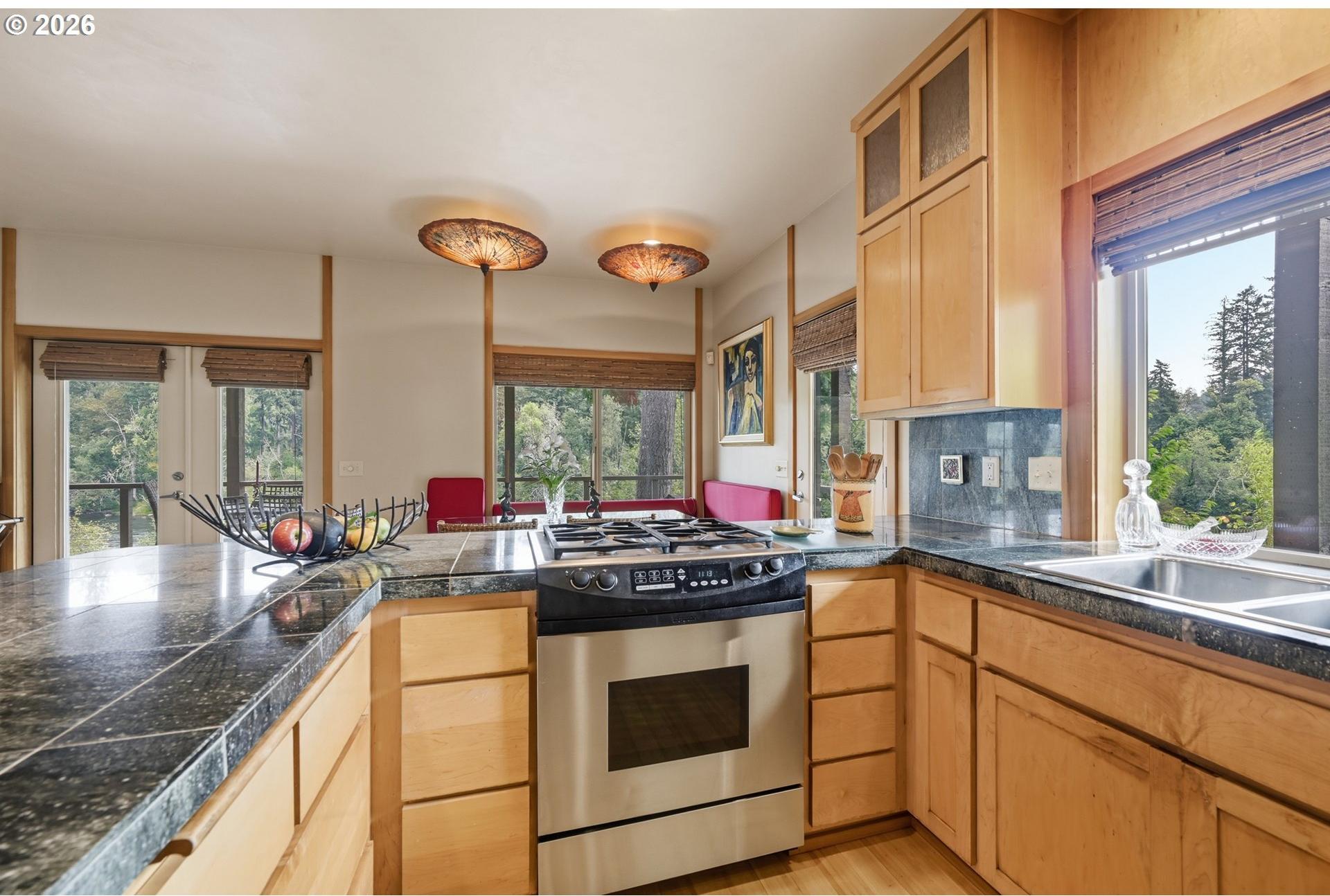 46151 Goodpasture Road Vida, OR 97488 - Photo 15 of 48 Gallery Image 15