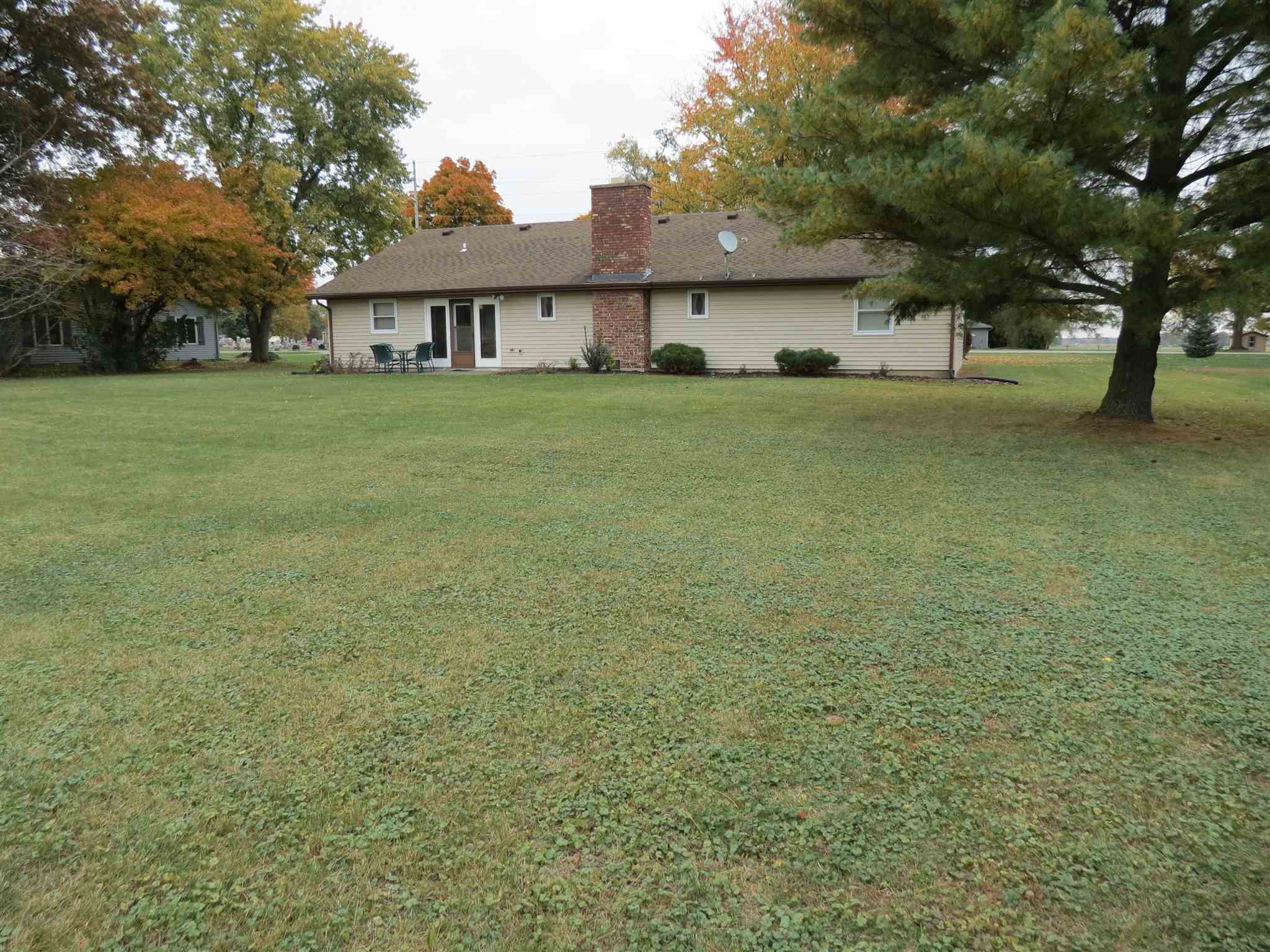 11327 Roberts Road Harlan, IN 46743 - Photo 2 of 36