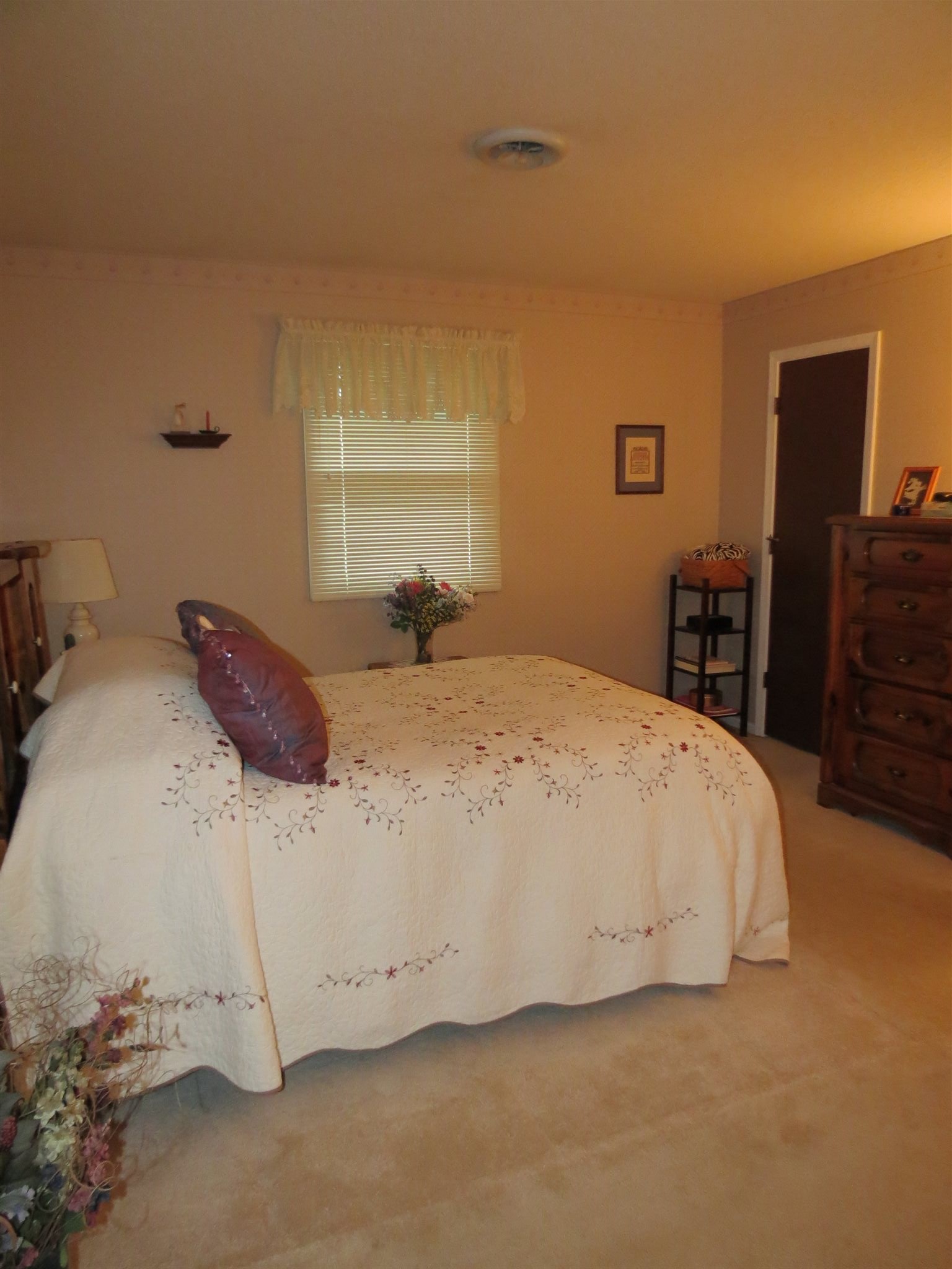 11327 Roberts Road Harlan, IN 46743 - Photo 4 of 36