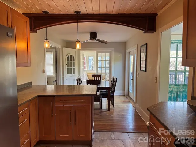 $3,500 | 10 Coleman Avenue, Asheville, NC 28801