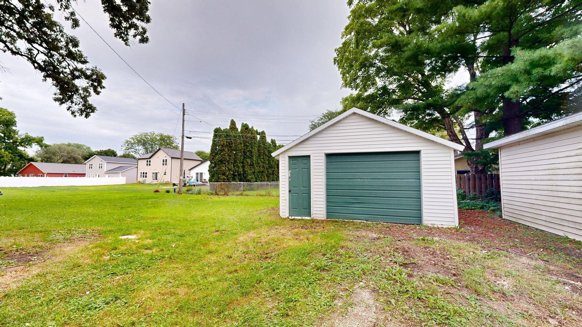 625 Grove Fort Fort Atkinson, WI 53538 - Photo 16 of 36 Gallery Image 16
