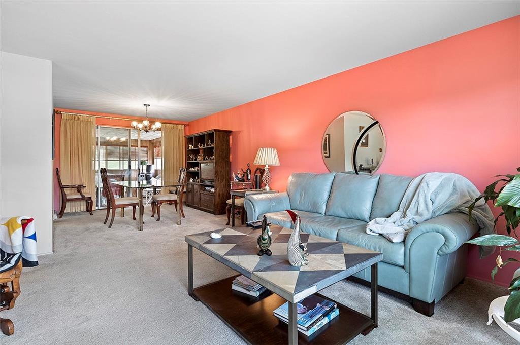 150 Foxcroft Road Pittsburgh, PA 15220 - Photo 12 of 25 Gallery Image 12