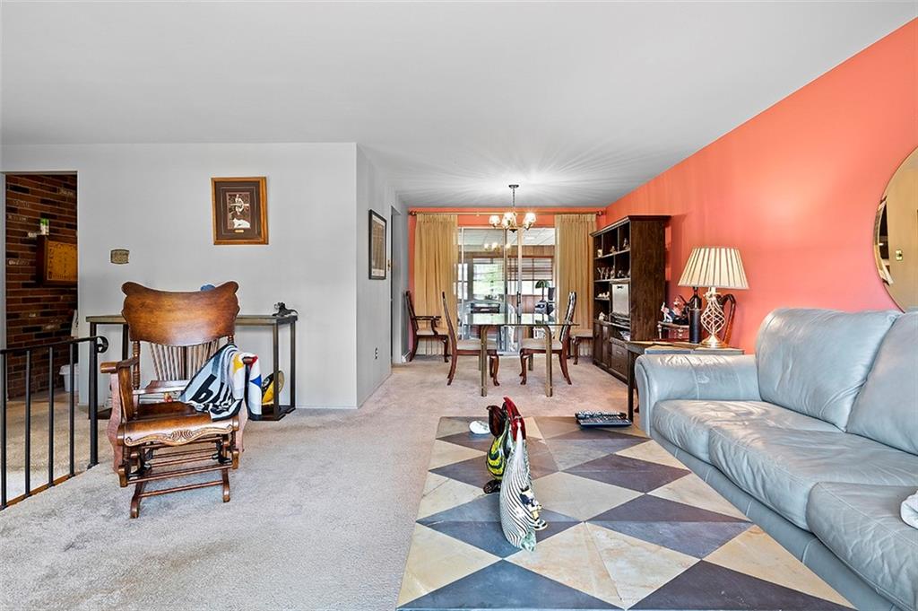 150 Foxcroft Road Pittsburgh, PA 15220 - Photo 13 of 25 Gallery Image 13