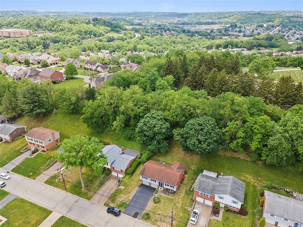 150 Foxcroft Road Pittsburgh, PA 15220 - Photo 3 of 25 Gallery Image 3