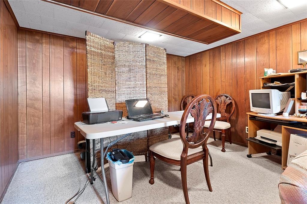 150 Foxcroft Road Pittsburgh, PA 15220 - Photo 21 of 25 Gallery Image 21