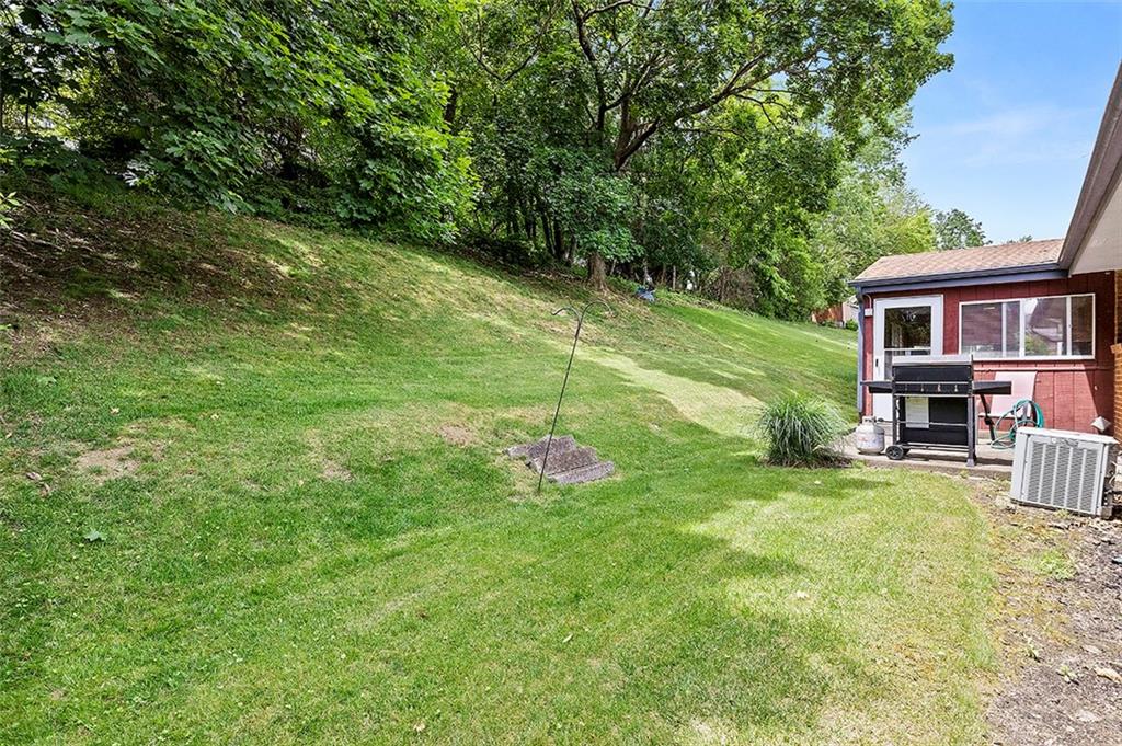 150 Foxcroft Road Pittsburgh, PA 15220 - Photo 24 of 25 Gallery Image 24