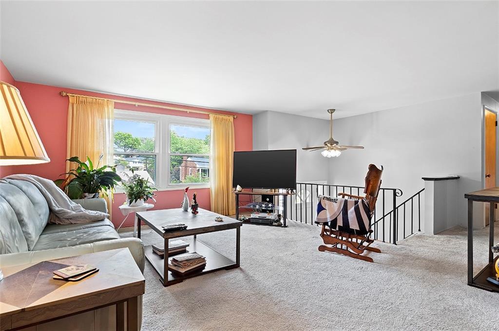 150 Foxcroft Road Pittsburgh, PA 15220 - Photo 10 of 25 Gallery Image 10