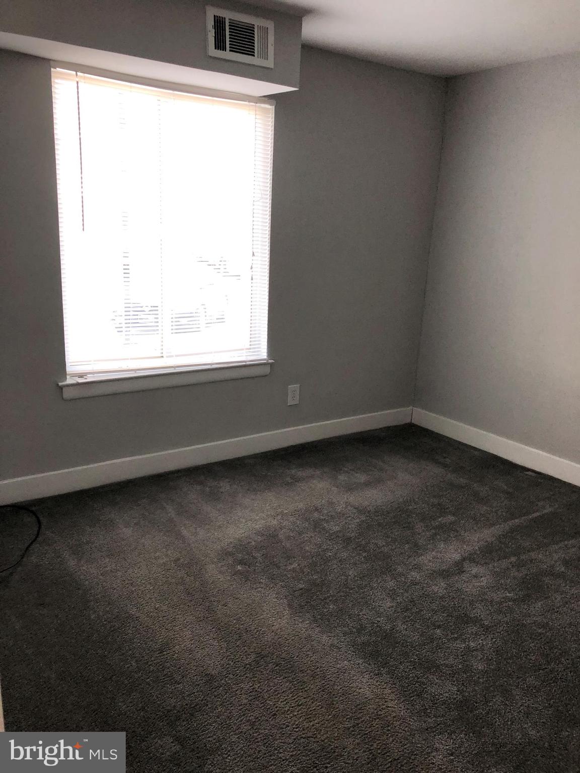 110 C Chestnut Crossing Drive Newark, DE 19713 - Photo 4 of 6 BEDROOM