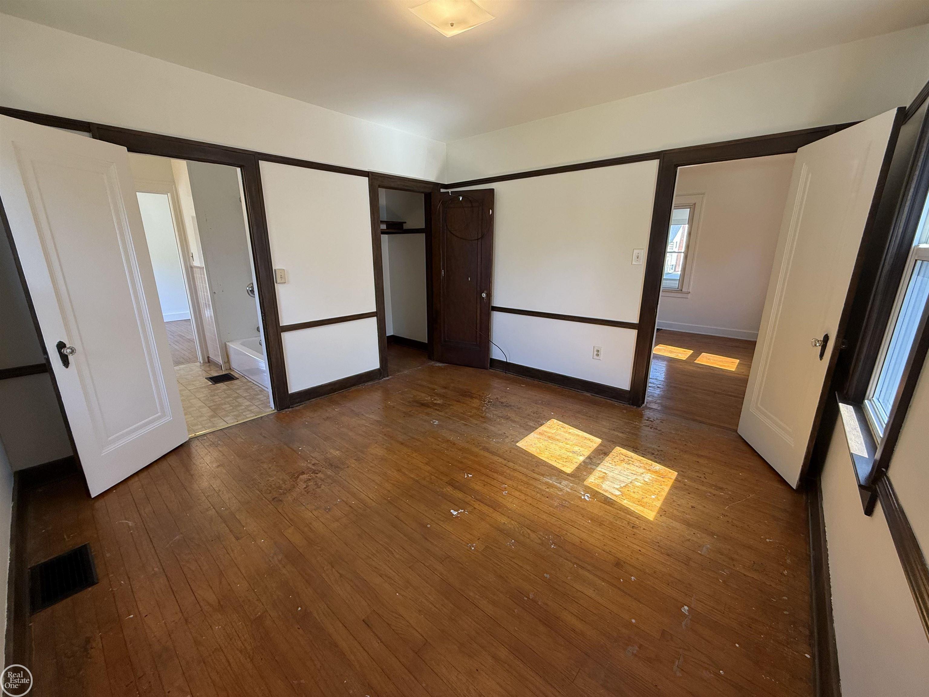 33 High Street Mount Clemens, MI 48043 - Photo 14 of 28