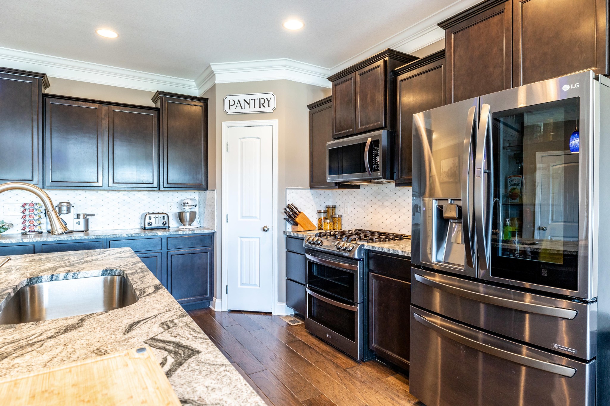 108 Hitchberry Road Oak Ridge, TN 37830 - Photo 3 of 36 Gallery Image 3