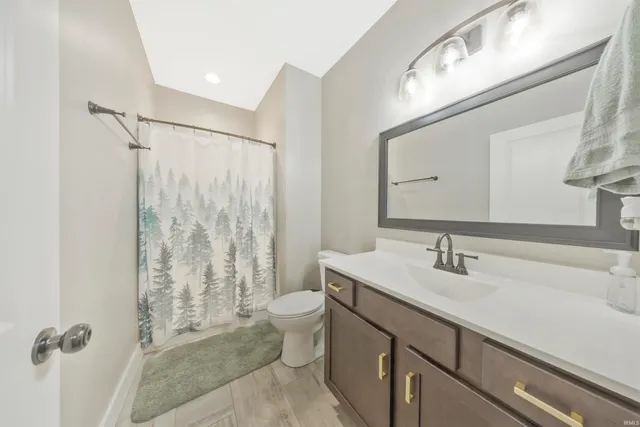 $389,990 | 5142 Highway 65, Owensville, IN 47665