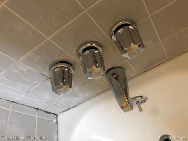 18510 Greenfield Road Detroit, MI 48235 - Photo 9 of 18 IMG_3661.jpg