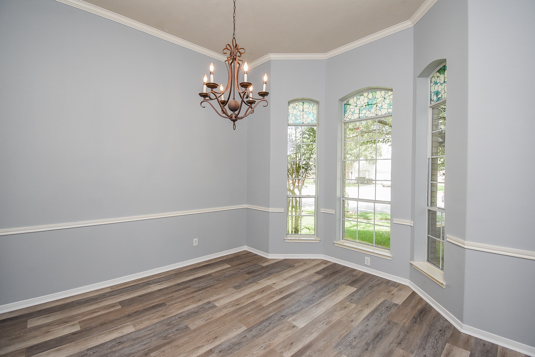 3918 Austin Lake Court Pearland, TX 77581 - Photo 3 of 32 a view of an empty room with a window