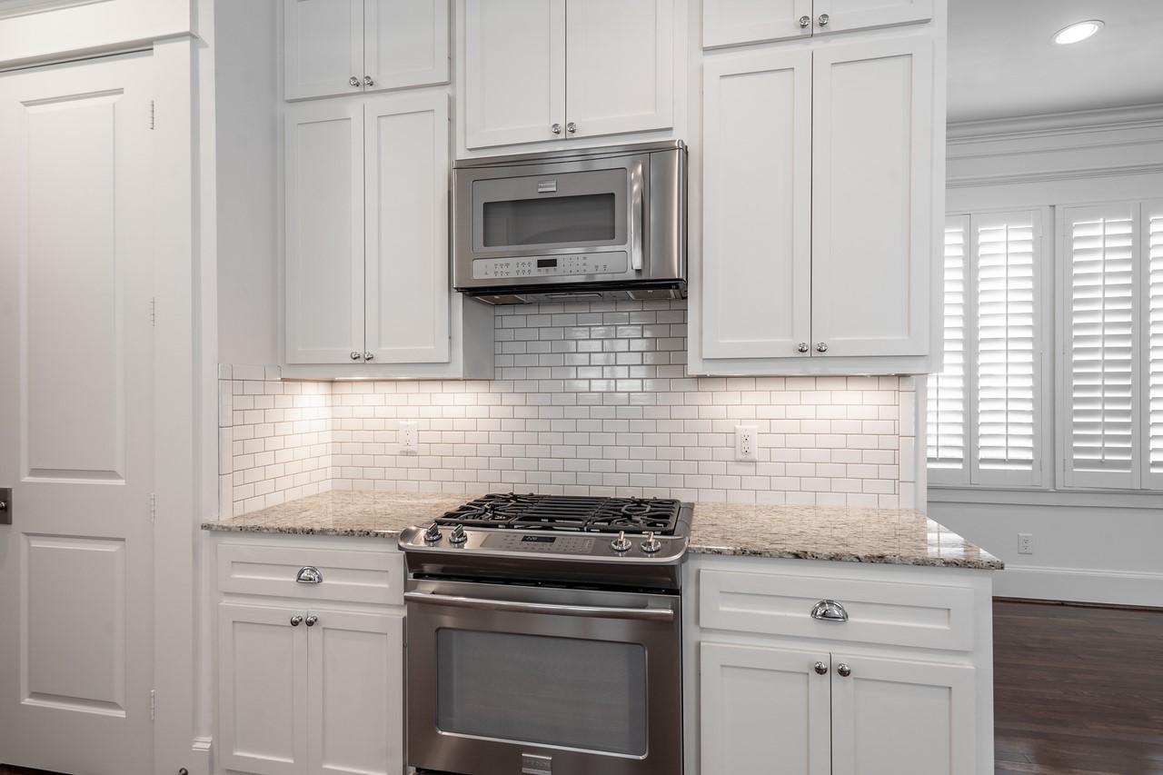 830 Gibbs Street Houston, TX 77009 - Photo 21 of 30 stainless steel appliances