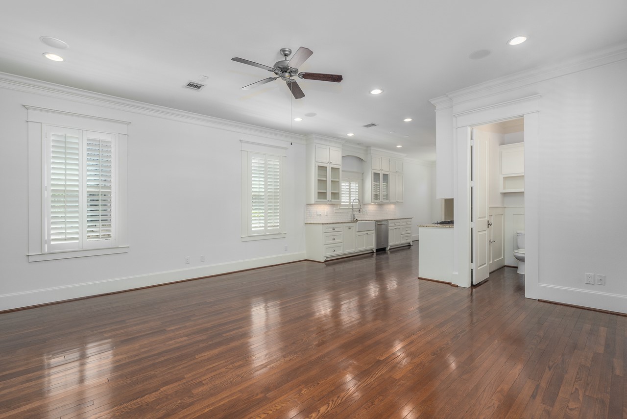 830 Gibbs Street Houston, TX 77009 - Photo 22 of 30 Family room and kitchen