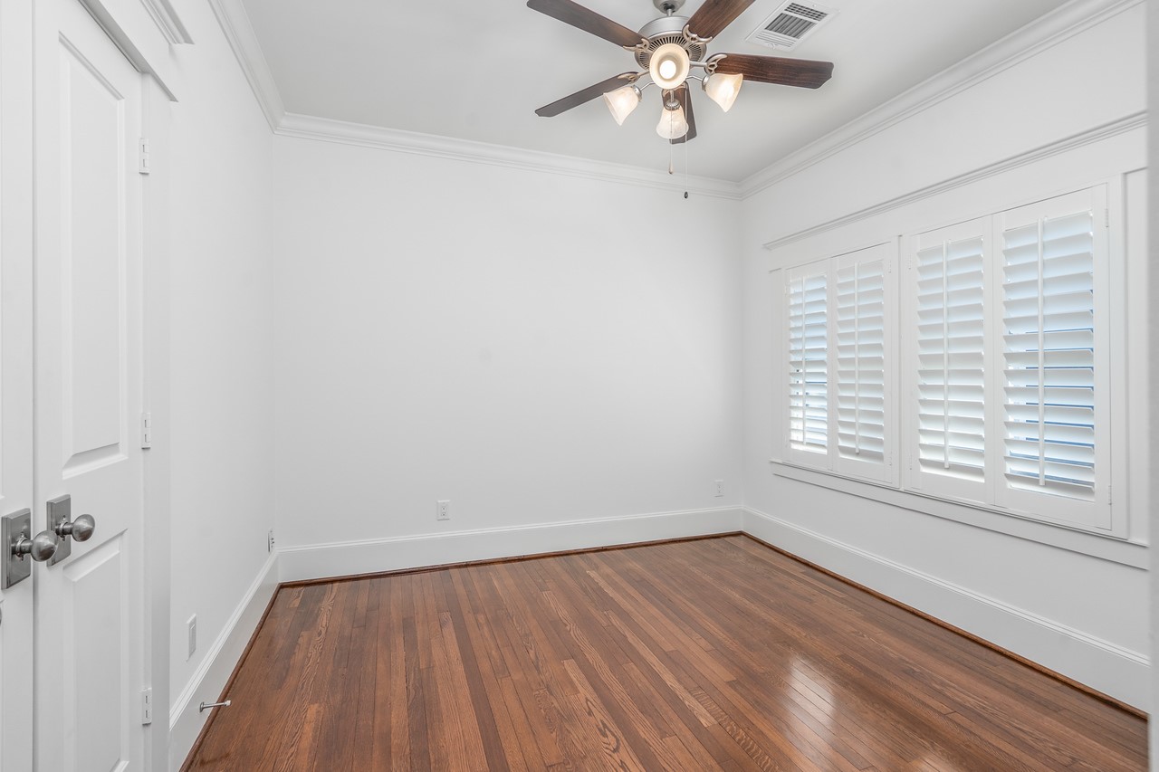 830 Gibbs Street Houston, TX 77009 - Photo 9 of 30 Secondary bedroom