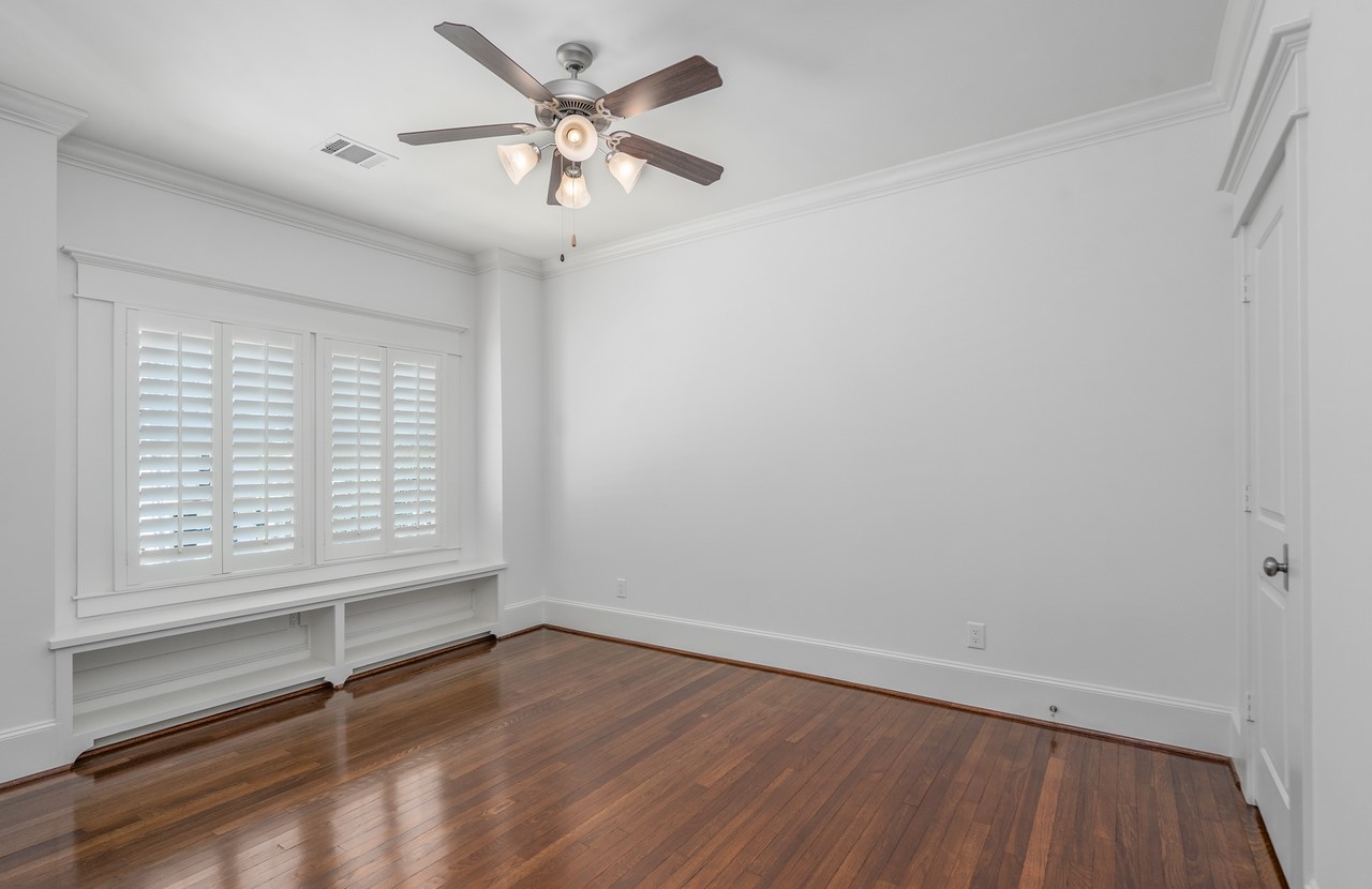 830 Gibbs Street Houston, TX 77009 - Photo 10 of 30 Secondary bedroom #2