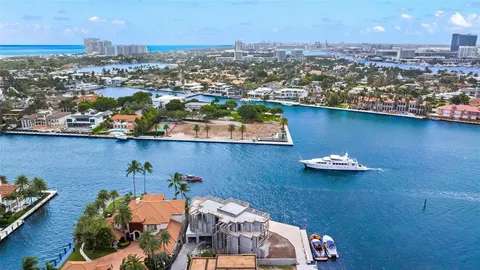 an aerial view of a house having outdoor space