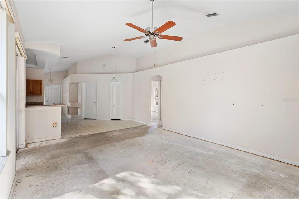 2123 Shadow Ridge Drive Deltona, FL 32725 - Photo 36 of 51