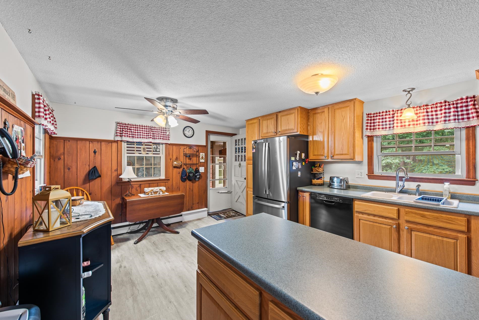 39 Davis Road Merrimack, NH 03054 - Photo 11 of 38