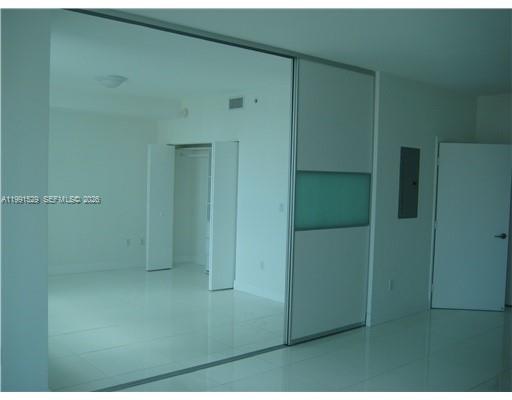 90 Southwest 3rd Street, Unit 3610 Miami, FL 33130 - Photo 11 of 38 a bathroom with a shower