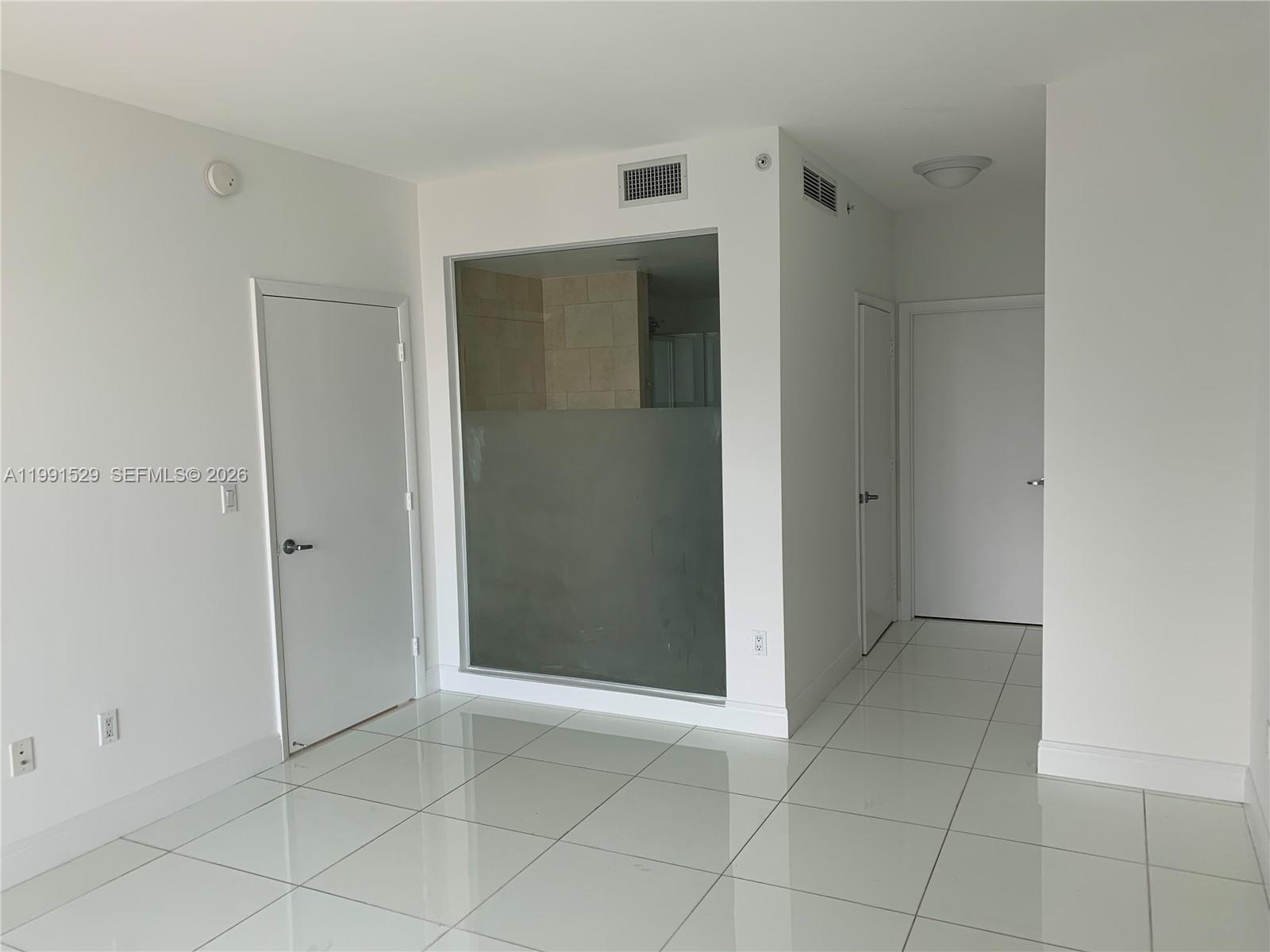 90 Southwest 3rd Street, Unit 3610 Miami, FL 33130 - Photo 12 of 38 a view of an empty room