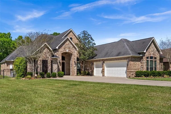 $850,000 | 5220 Forest Cove Drive, Dickinson, TX 77539