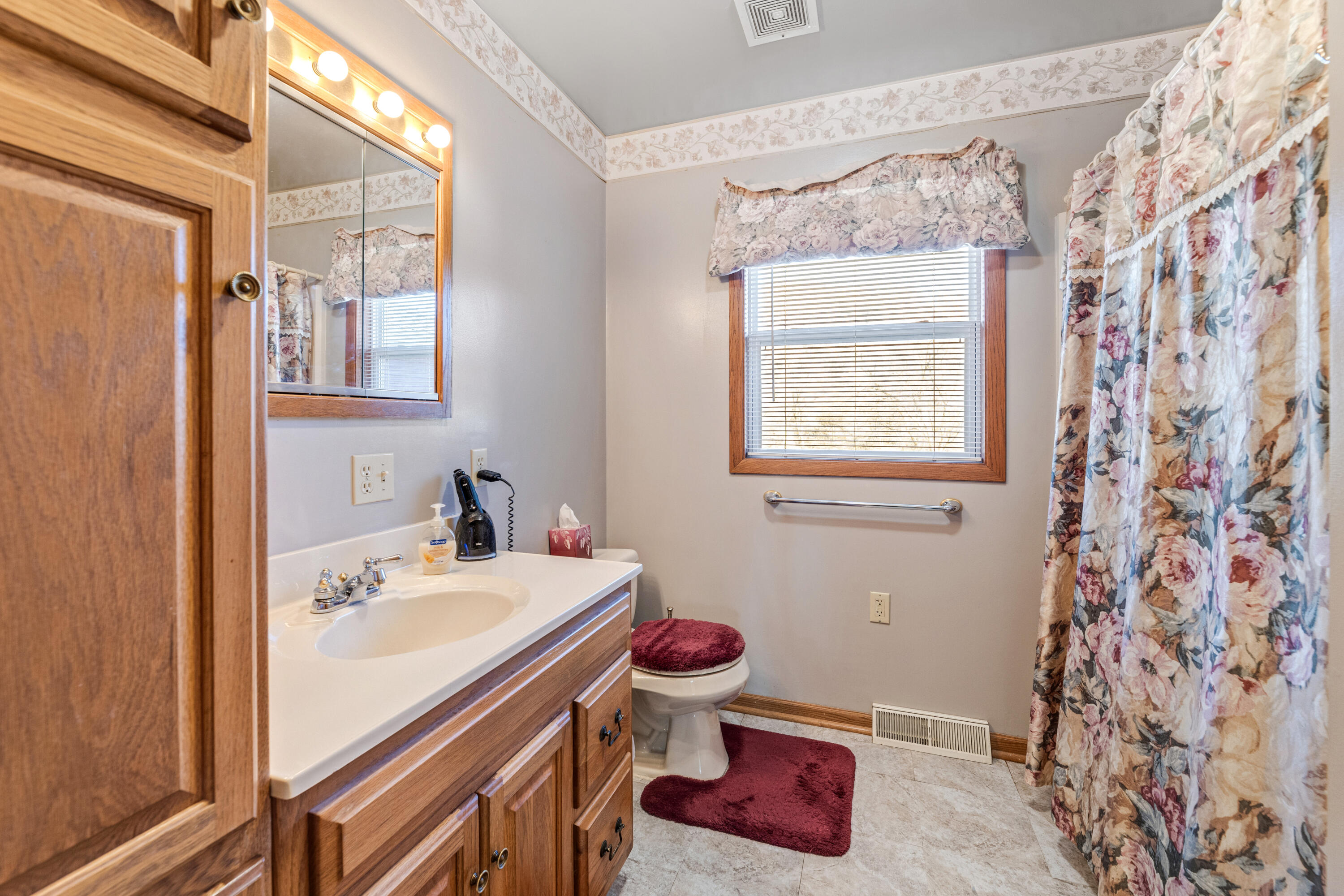 W394 Bluff Siding Road Fountain City, WI 54629 - Photo 17 of 36 17 bathroom