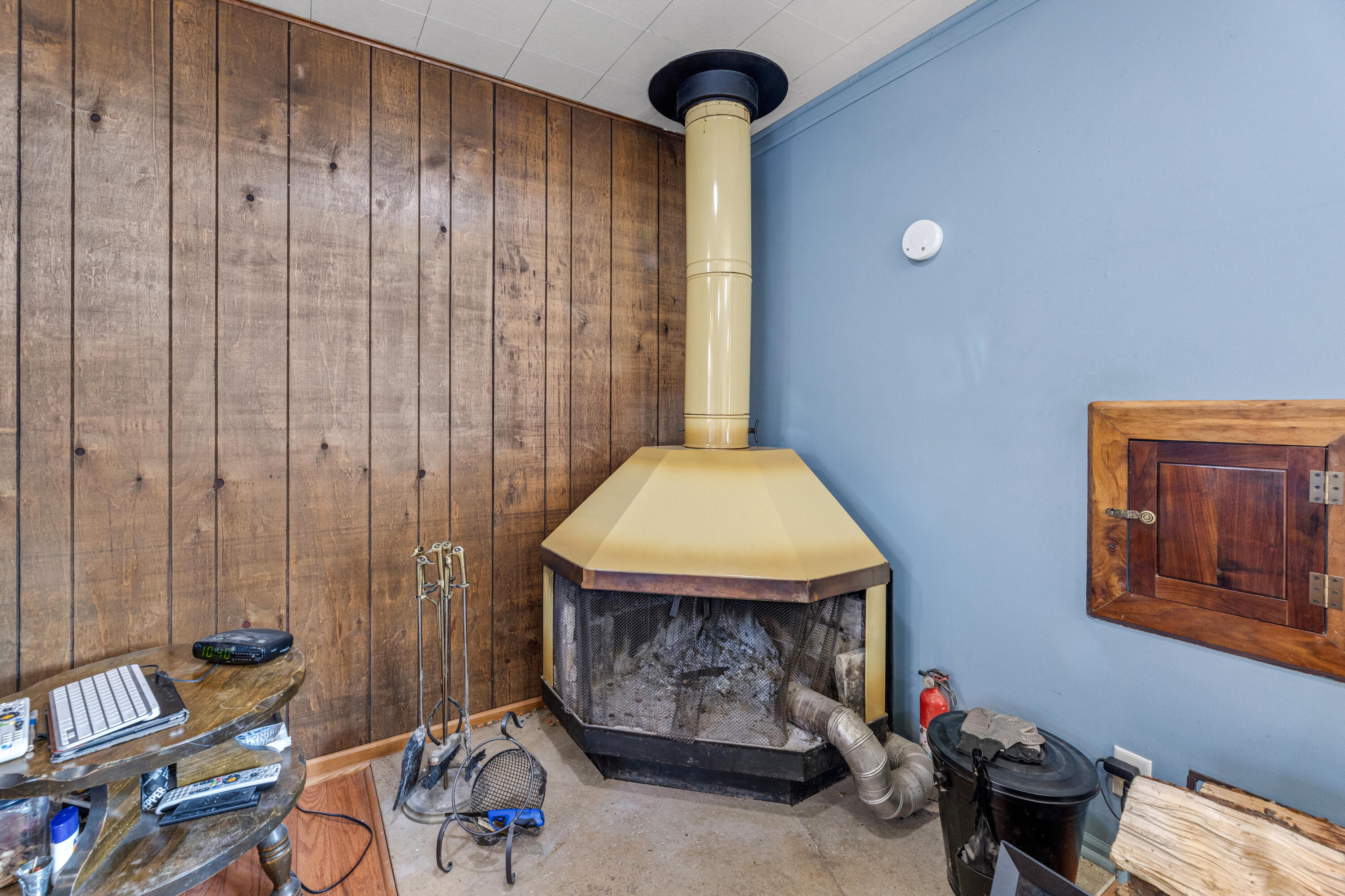 W394 Bluff Siding Road Fountain City, WI 54629 - Photo 21 of 36 21 family room