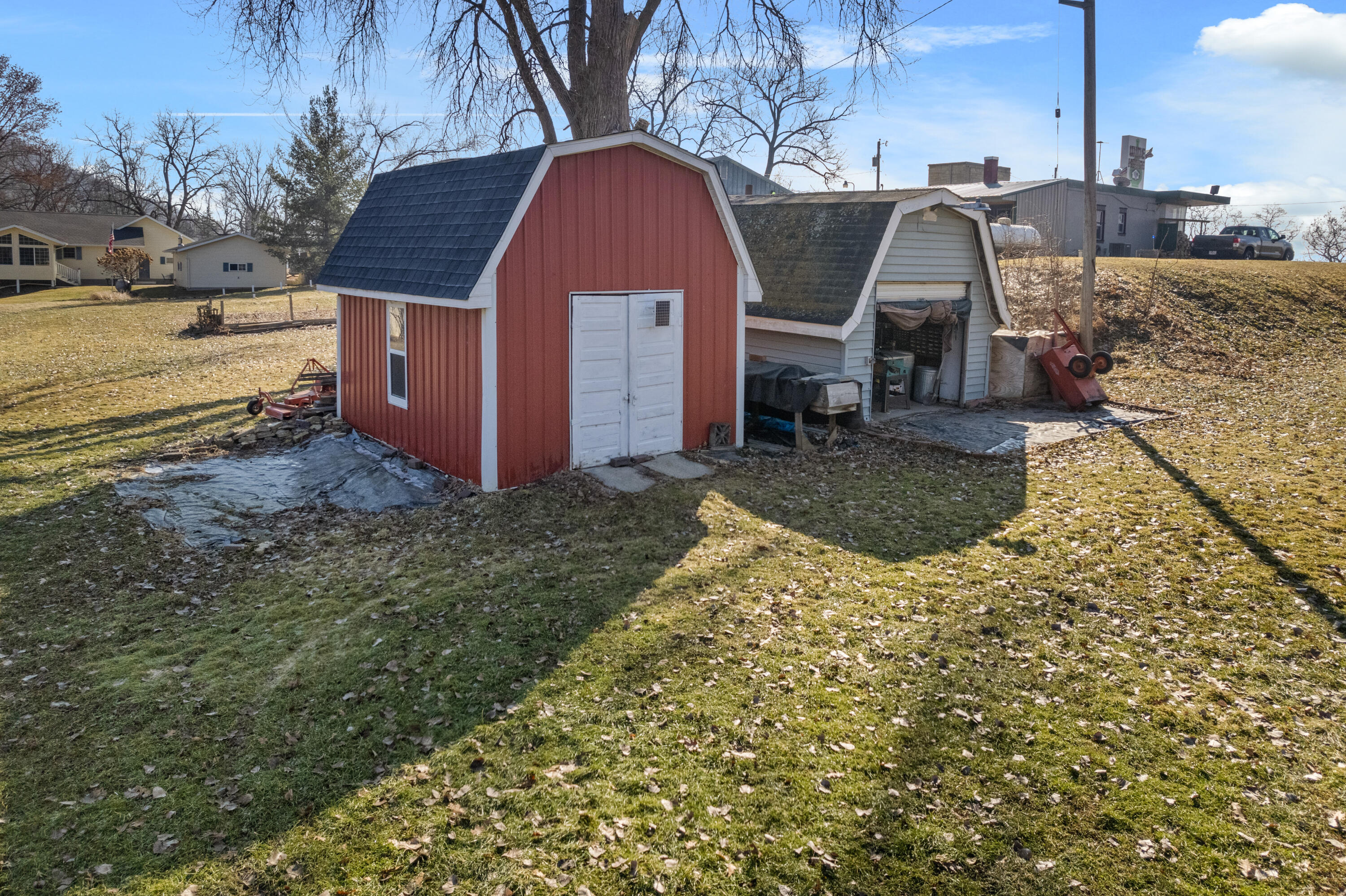 W394 Bluff Siding Road Fountain City, WI 54629 - Photo 31 of 36 31 yard