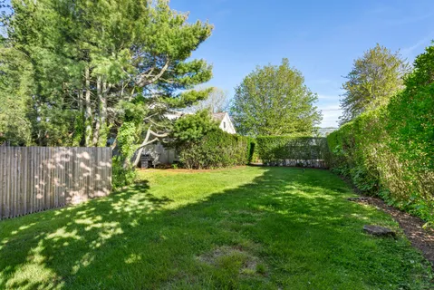 $3,150,000 | 209 Elm Street, Southampton, NY 11968