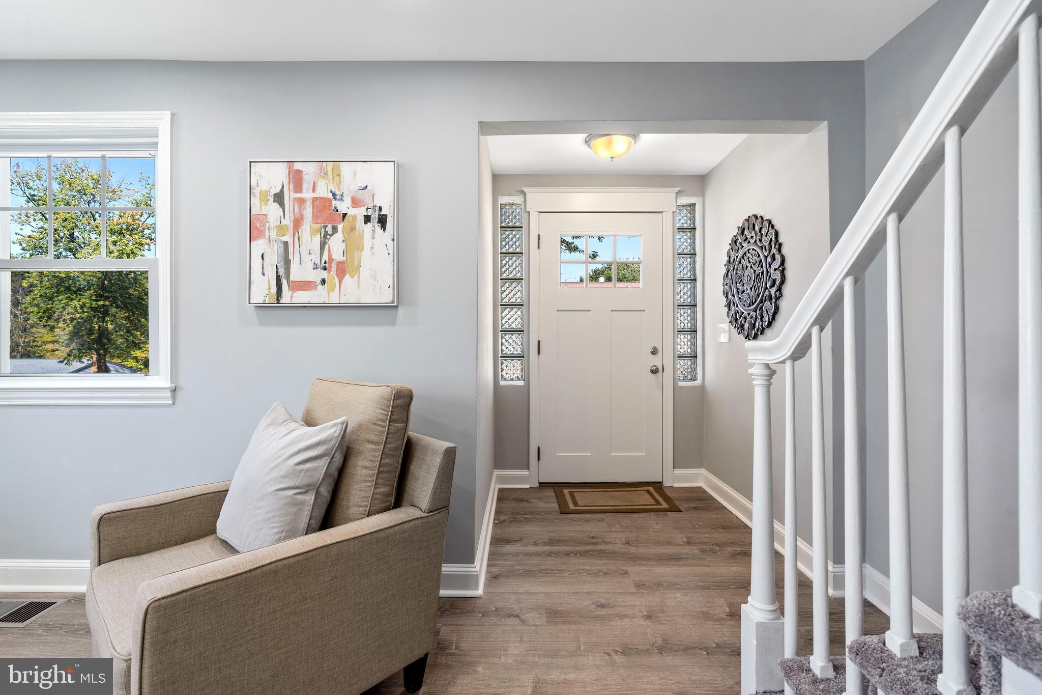 515 Hawthorne Road Linthicum Heights, MD 21090 - Photo 2 of 30 Entry / Foyer