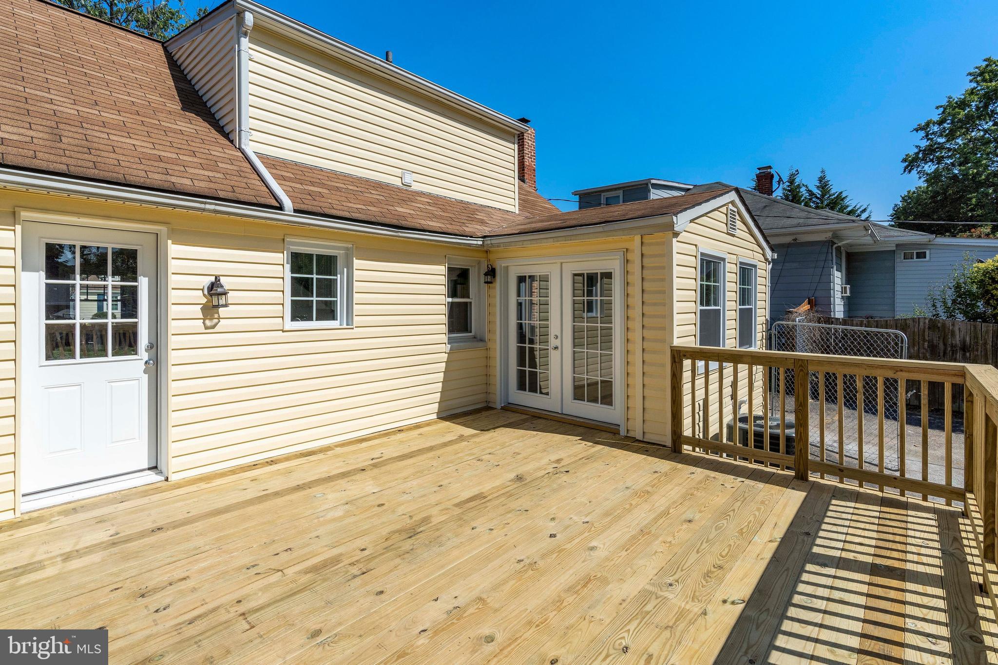 515 Hawthorne Road Linthicum Heights, MD 21090 - Photo 26 of 30 Deck
