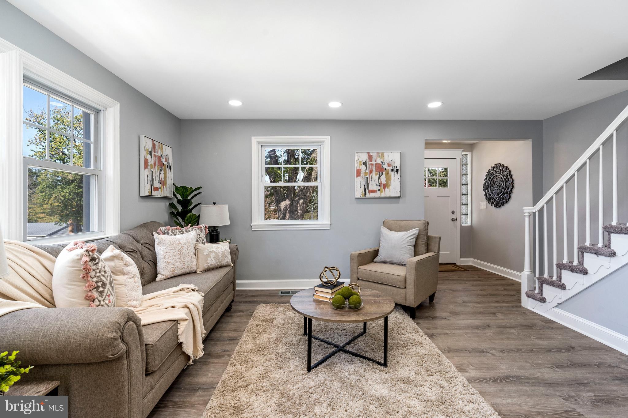 515 Hawthorne Road Linthicum Heights, MD 21090 - Photo 5 of 30 Living Room