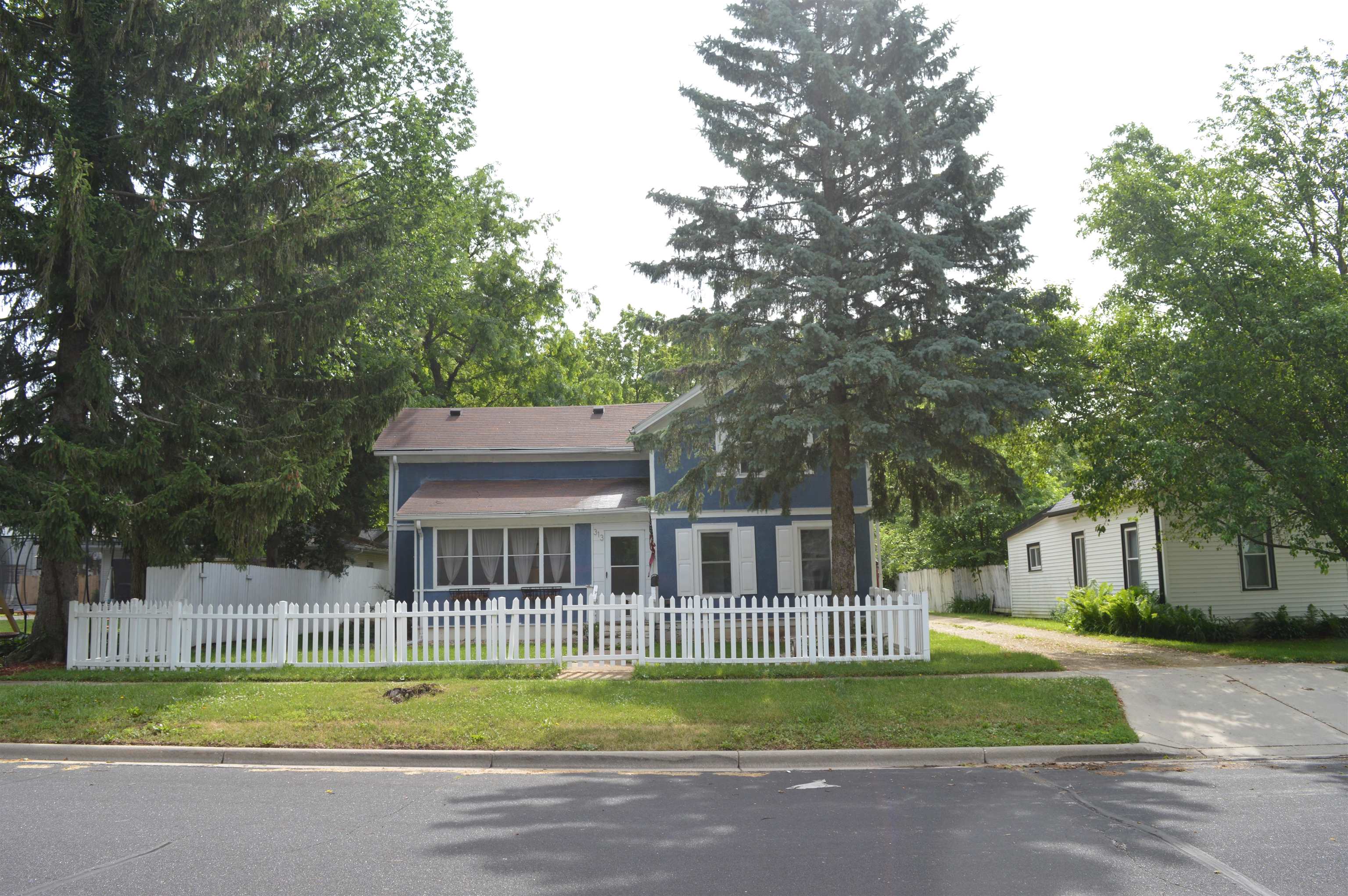 313 Pleasant Street Clinton, WI 53525 - Photo 35 of 42