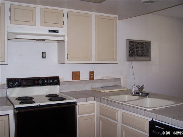 1075 Braddock Court Reno, NV 89503 - Photo 3 of 13 Photo 3