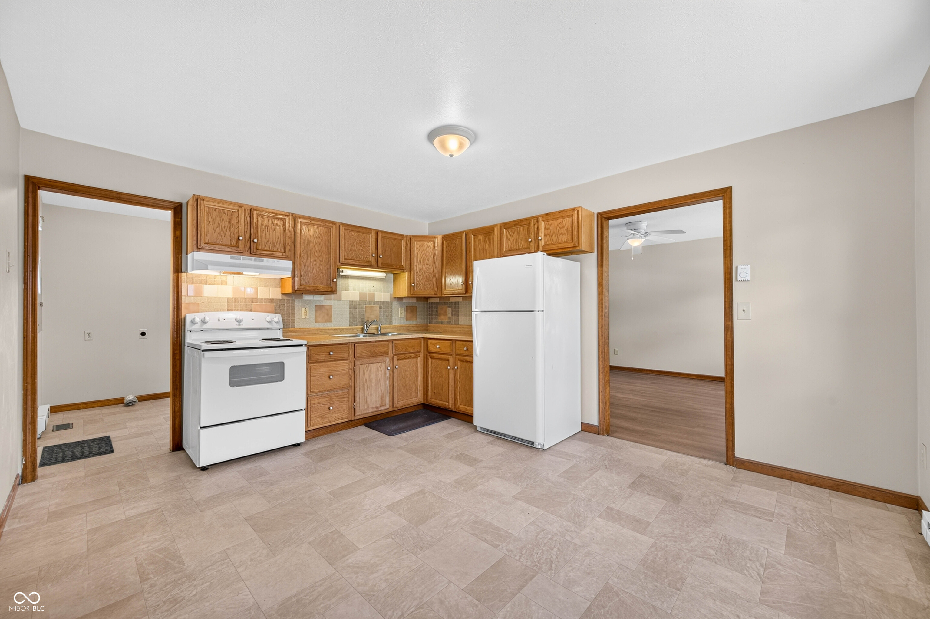 2231 Mapleton Court Columbus, IN 47201 - Photo 2 of 34
