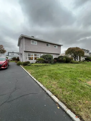 $3,800 | 135 Sunrise Lane, Hempstead, NY 11756
