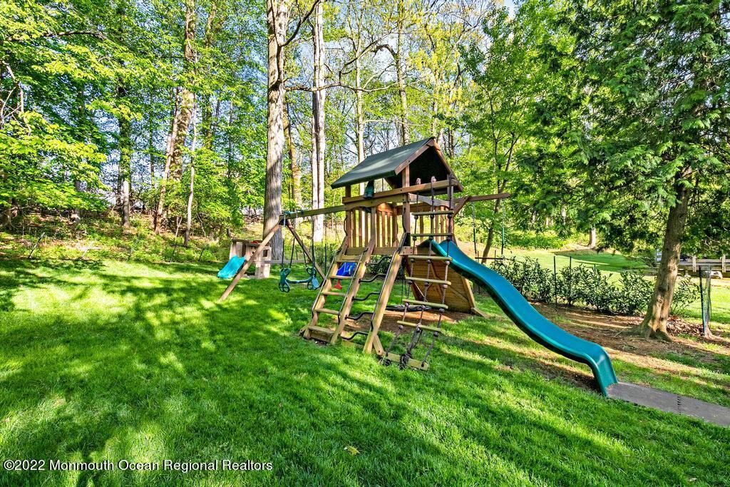 44 Wallace Road Middletown, NJ 07748 - Photo 61 of 71 44Wallace-64