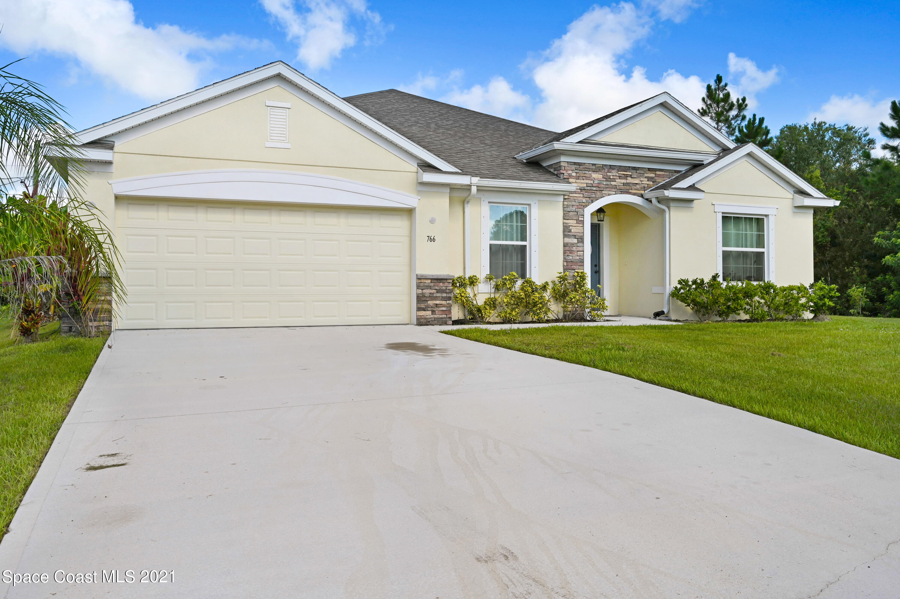 766 Duncan Road Southeast Palm Bay, FL 32909 - Photo 2 of 34 DSC_7538