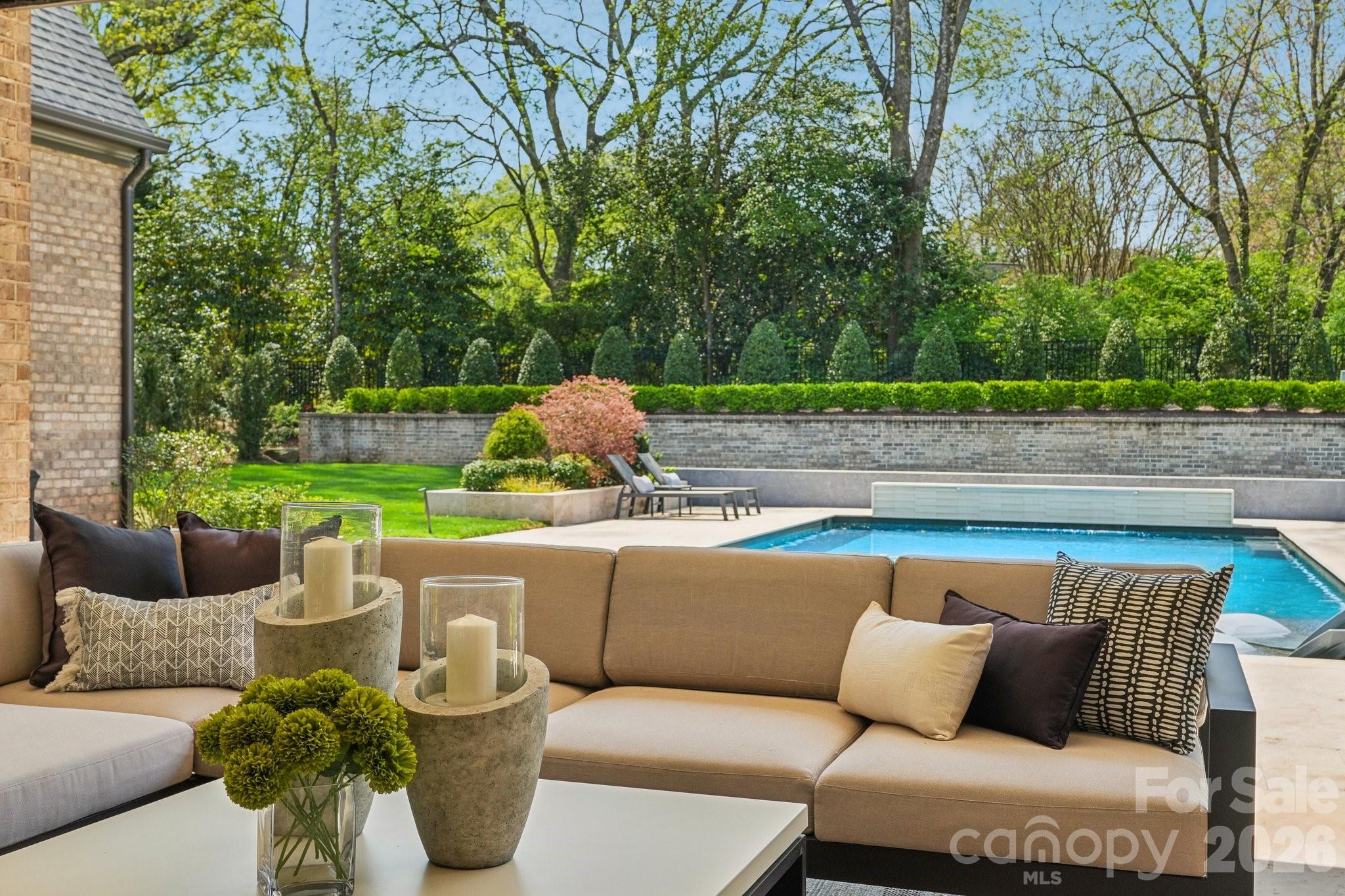 2103 Cortelyou Road Charlotte, NC 28211 - Photo 38 of 45 a view of an outdoor sitting space
