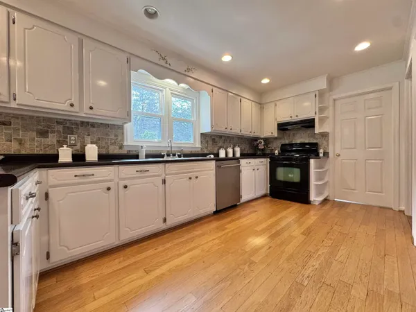 $489,500 | 101 Long View Lane, Pickens, SC 29671