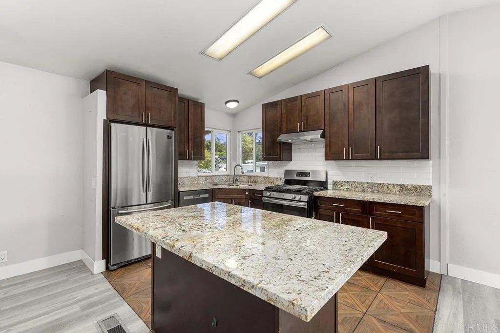 1638 Calavo Road, Unit SPC 39 Fallbrook, CA 92028 - Photo 18 of 40