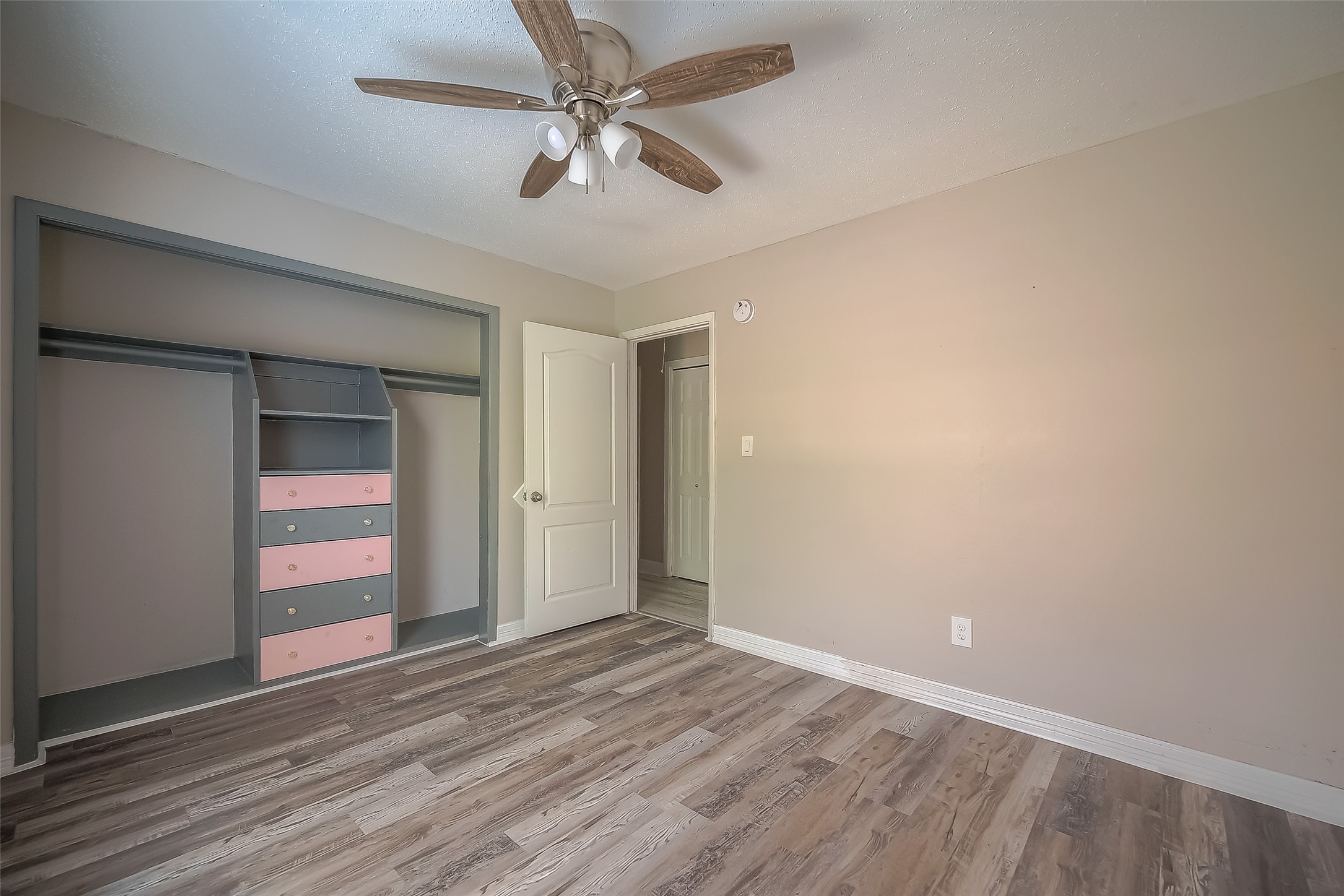 6363 Ivyknoll Drive Houston, TX 77035 - Photo 18 of 36