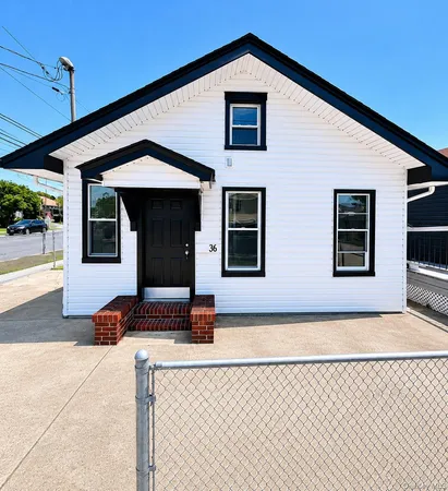 $475,000 | 36 Walnut Road, Inwood, NY 11096