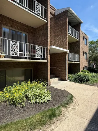 $99,900 | 3616 Westwood Northern Boulevard, Unit 57, Cheviot, OH 45211
