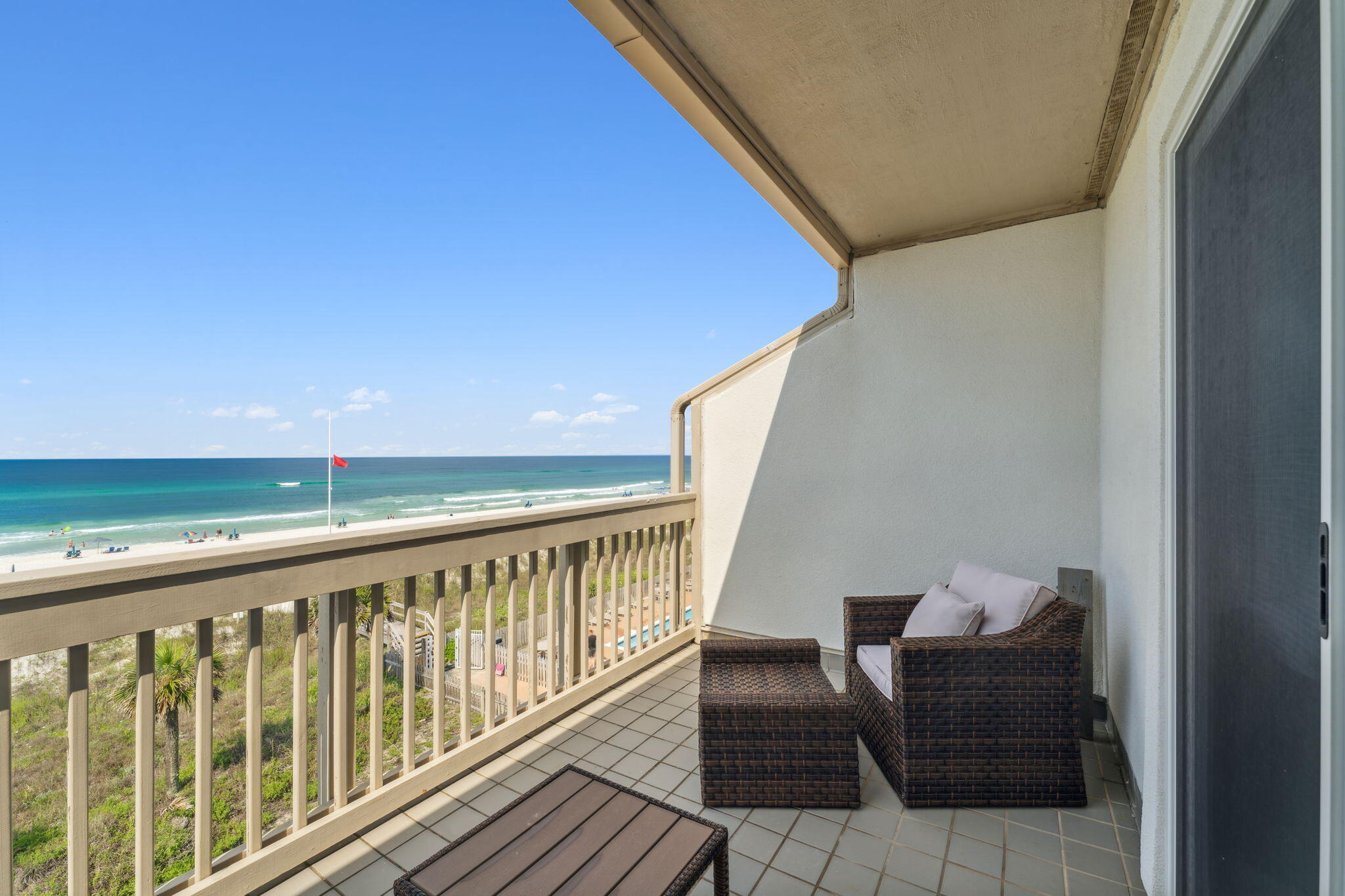 23011 Front Beach Road, Unit E47 Panama City Beach, FL 32413 - Photo 20 of 29 a view of balcony with couch