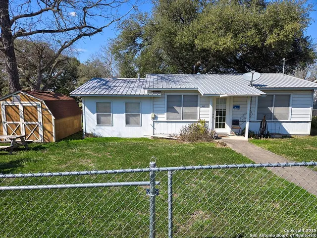 $84,500 | 417 Jones Street, Pettus, TX 78146