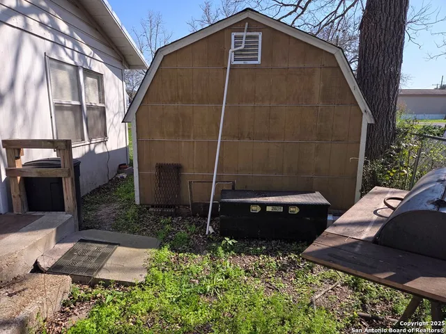 $84,500 | 417 Jones Street, Pettus, TX 78146